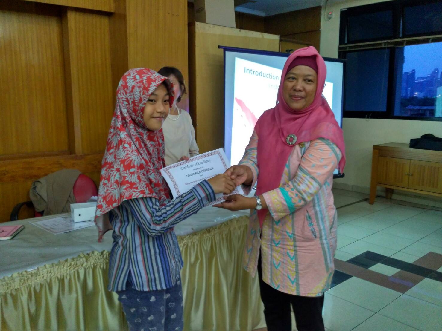 Galeri aktivitas Video Project Living by Studying! ke-3