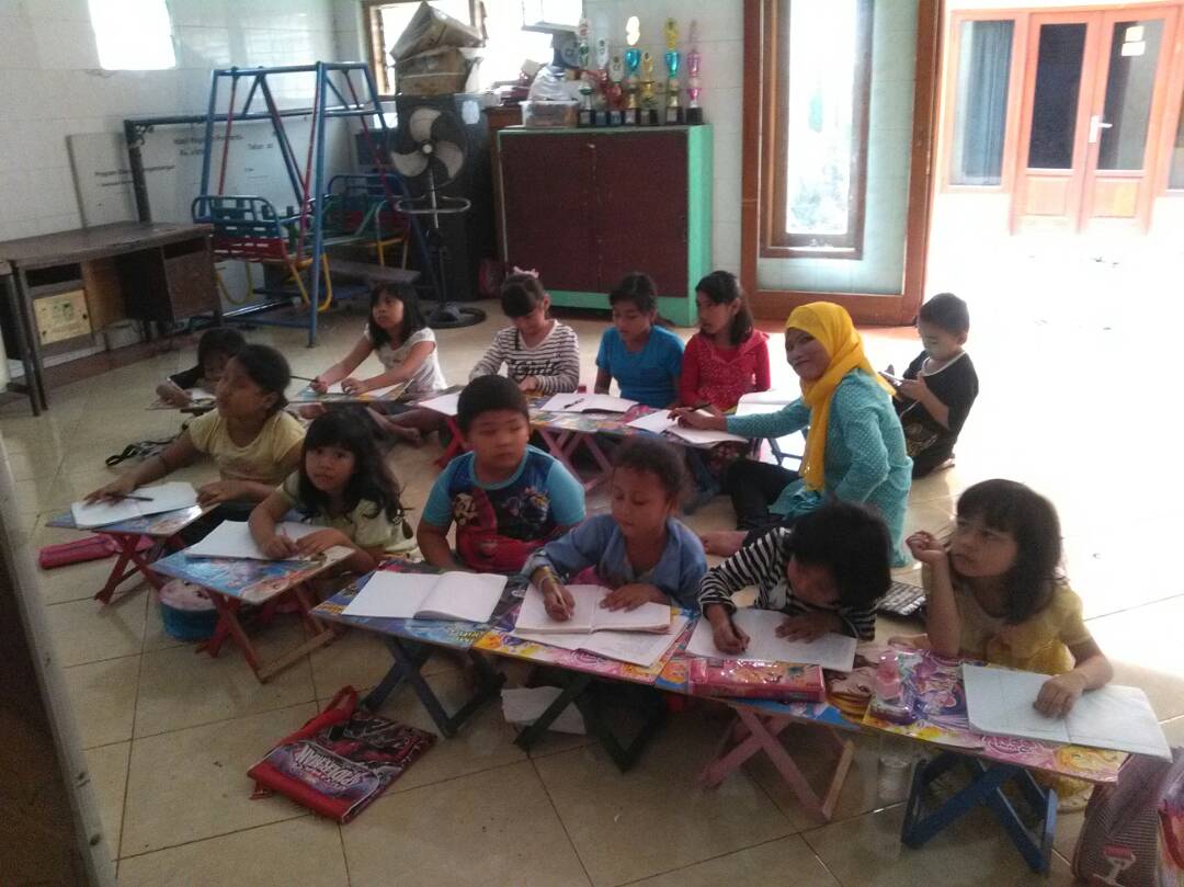 Galeri aktivitas Tutor Kelompok Belajar Anak (KBA) Bahasa Inggris ke-2