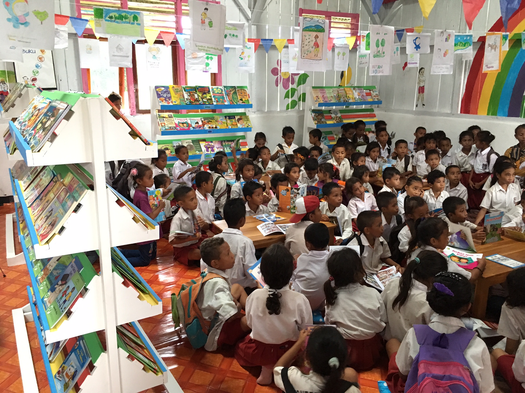 Galeri aktivitas Mensortir Buku Cerita untuk Anak-Anak di Flores! ke-2