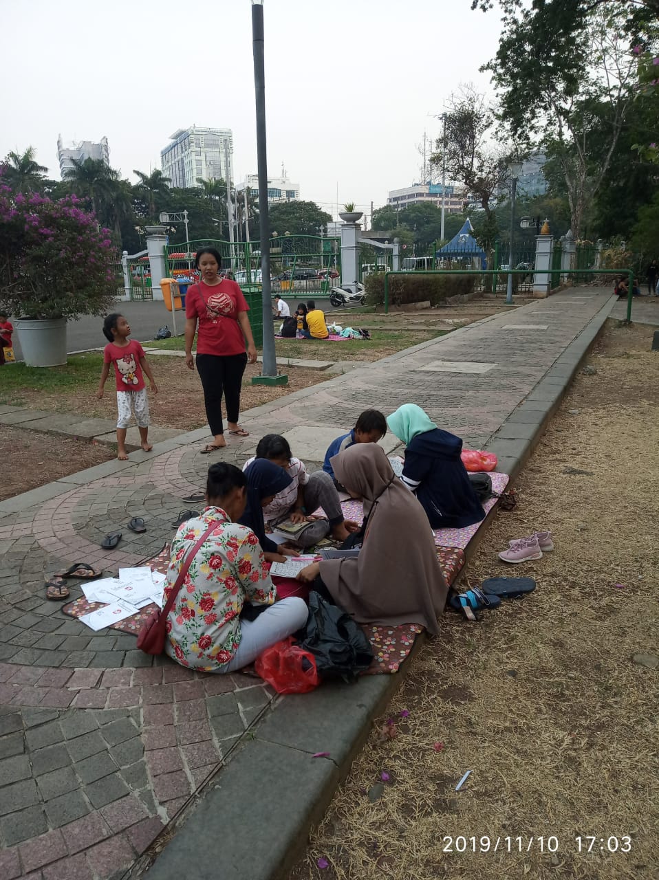 Galeri aktivitas Nanti Kita Cerita Tentang Mereka Hari Ini ke-2