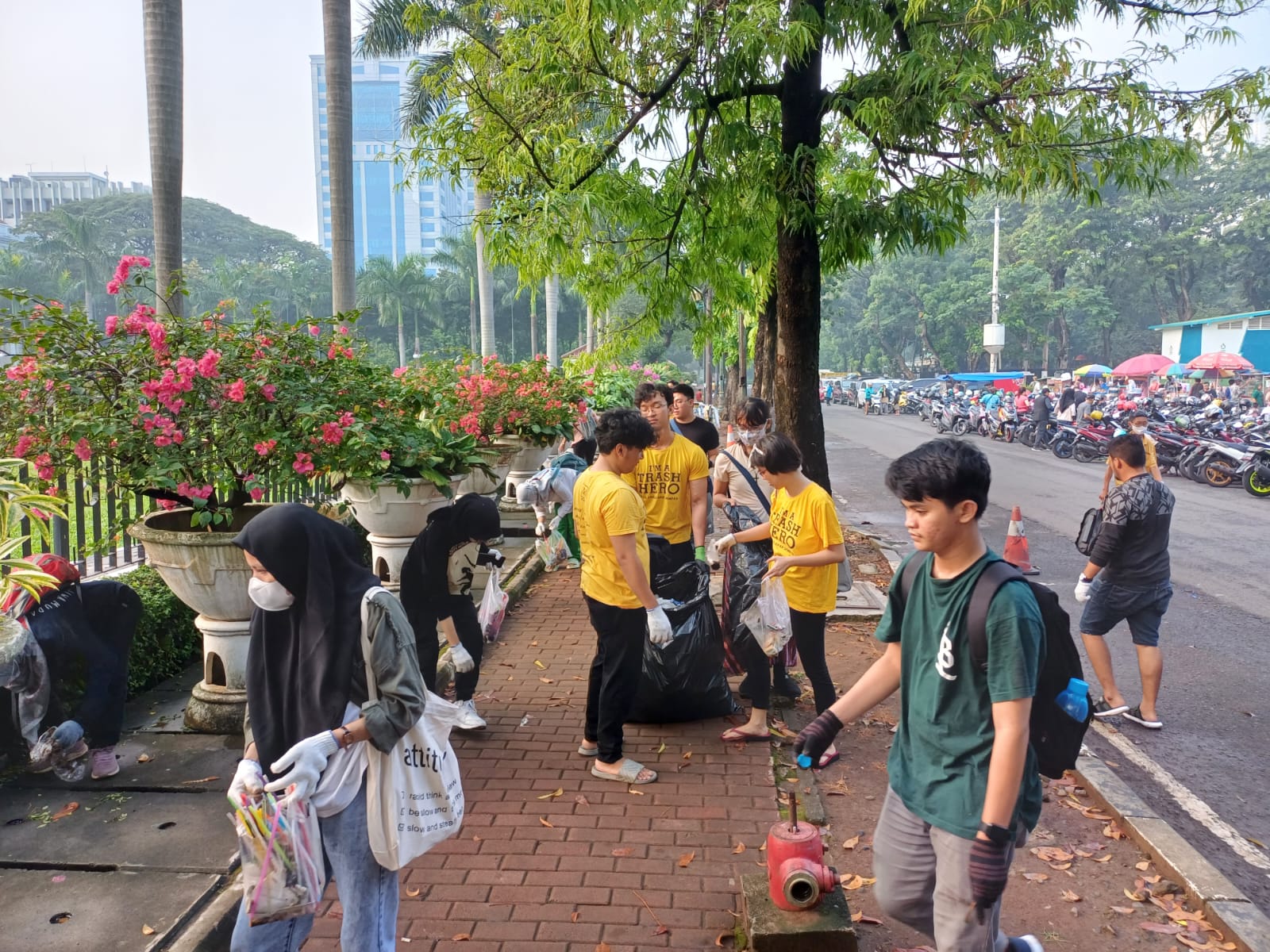 Galeri aktivitas Clean up Trash Hero Jakarta ke-158 ke-4