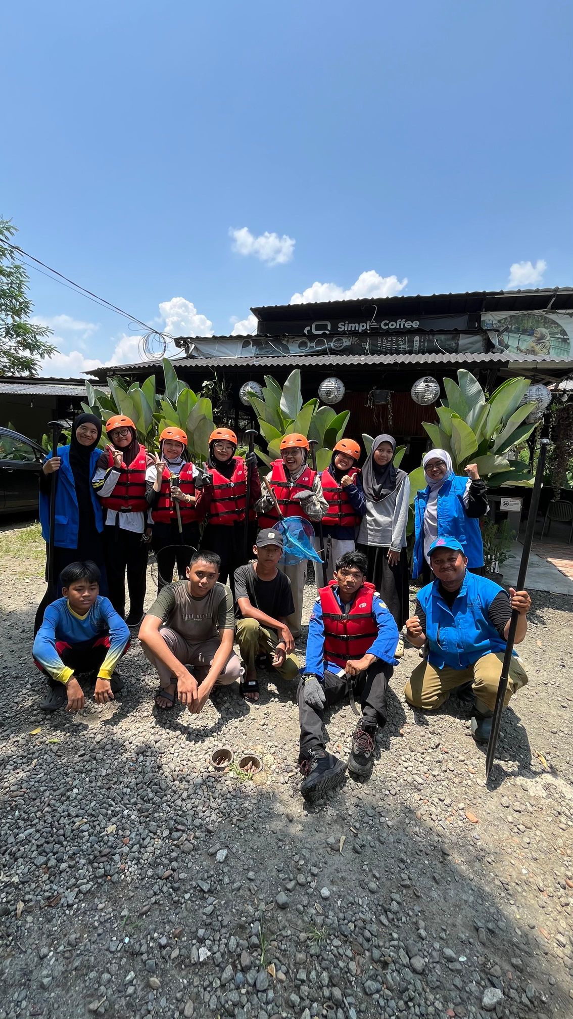 Galeri aktivitas Bebersih Kali CisindangBarang ke-3