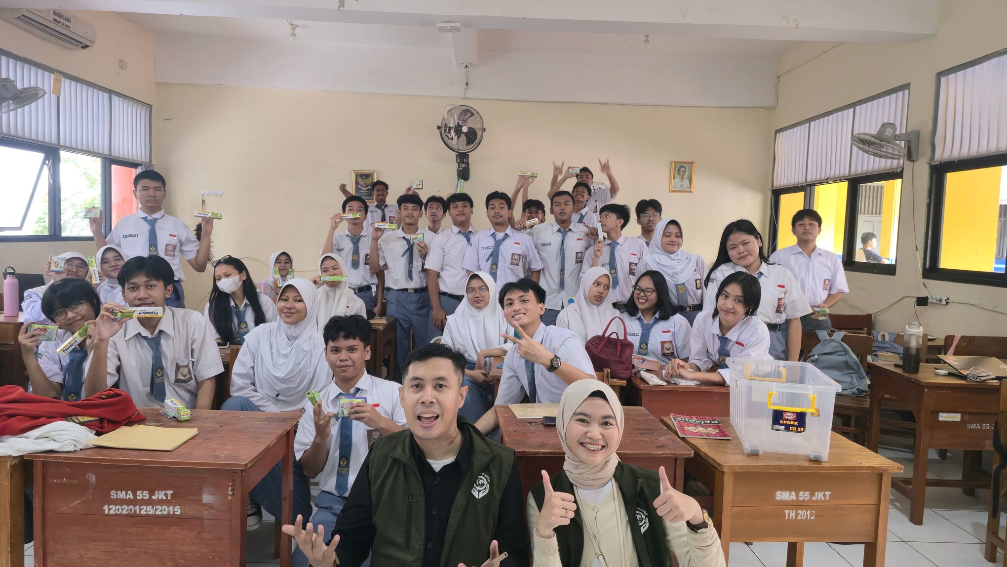 Galeri aktivitas Volunteer Education School ke-2