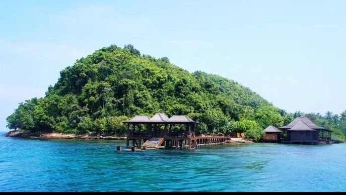 Clean up Dan pemasangan tong sampah