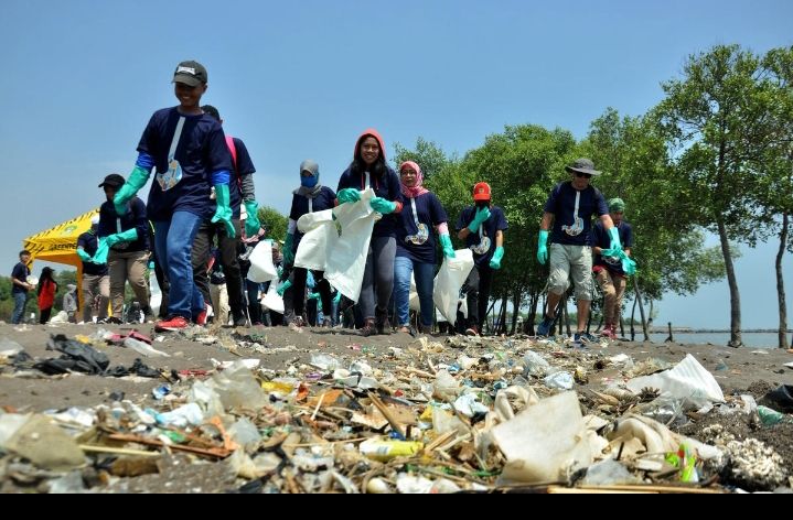 Galeri aktivitas Clean up Dan pemasangan tong sampah ke-6