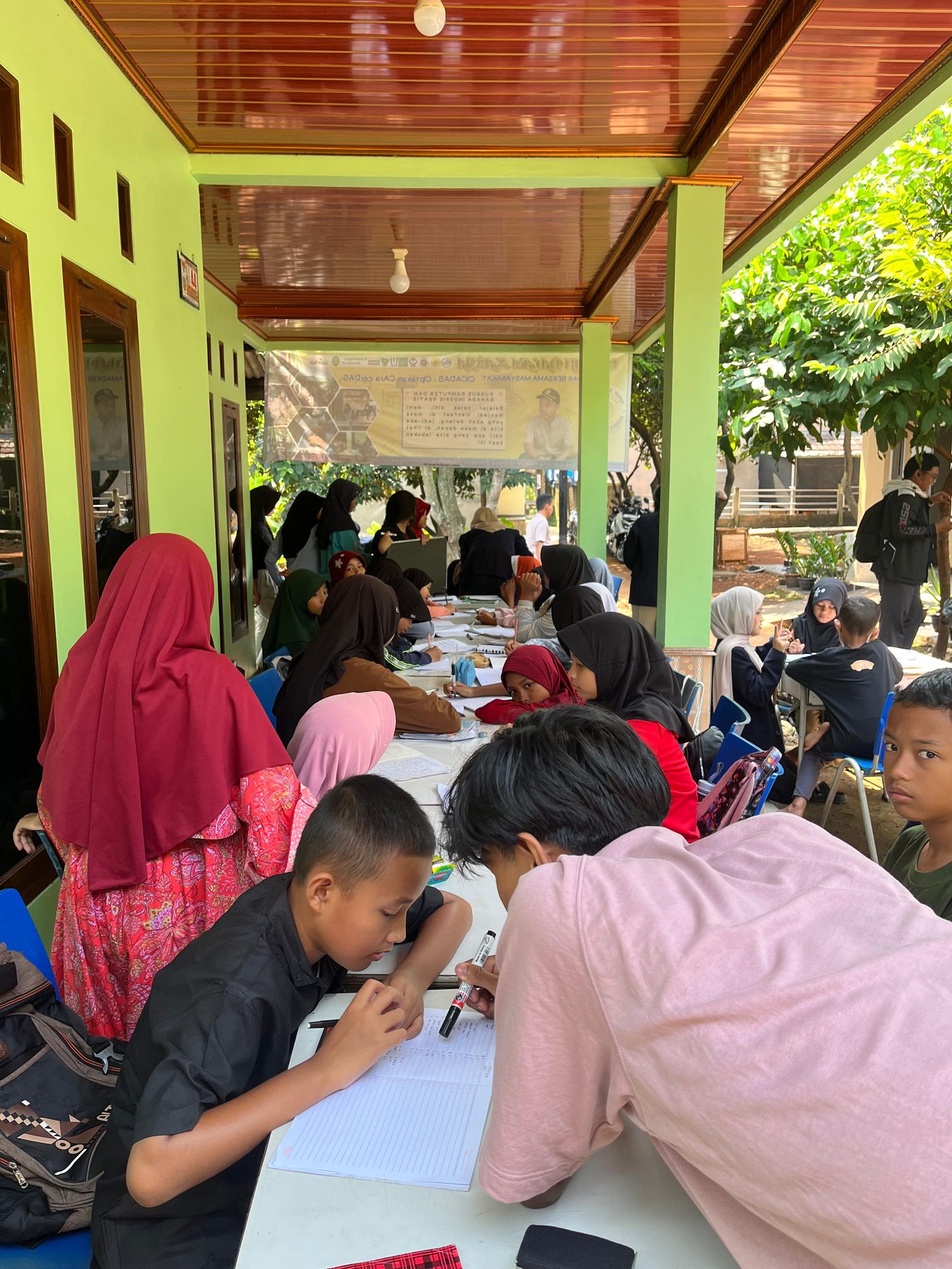 Galeri aktivitas Kursus Komputer dan Bahasa Inggris Gratis ke-4