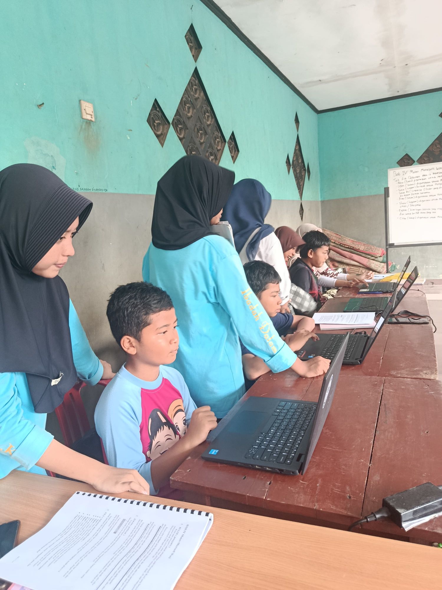 Galeri aktivitas KURSUS KOMPUTER GRATIS UNTUK MASYARAKAT  ke-7