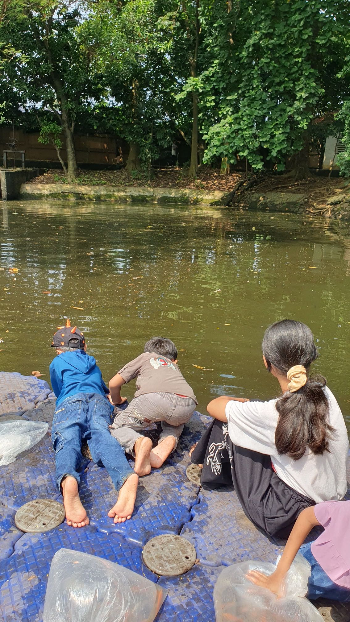 Galeri aktivitas Clean up dan pelepasan hewan  ke-4