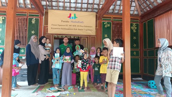 Galeri aktivitas #SAFARIMRAENMIMPI KE LITERASI DESA TUMBUH ke-2