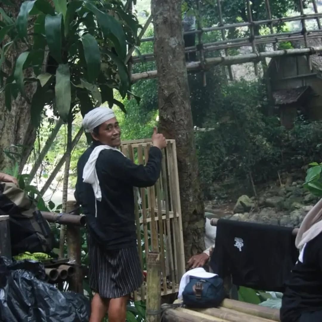Galeri aktivitas Clean up di Baduy dan pengenalan  budaya  ke-4
