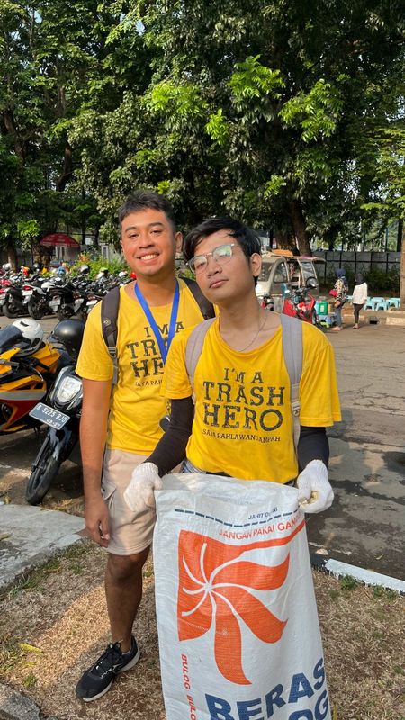 Galeri aktivitas Clean up Trash Hero Jakarta ke-231 ke-8